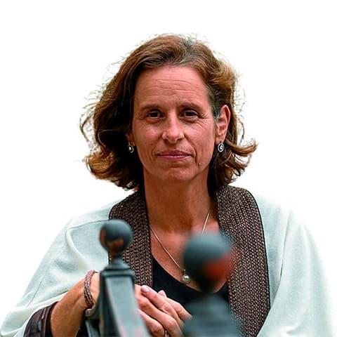 Mg. María Ruiz de Oña