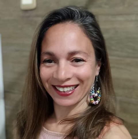 Lic. Valeria Acosta Larrosa