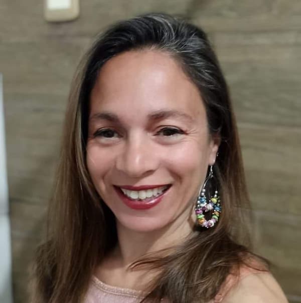 Lic. Valeria Acosta Larrosa